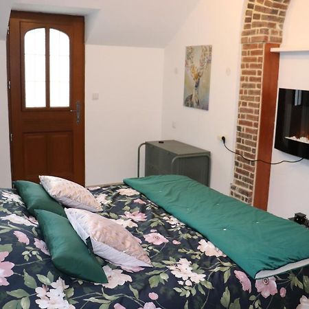 Gerponville Le Jardin Des Roses Bed & Breakfast エクステリア 写真